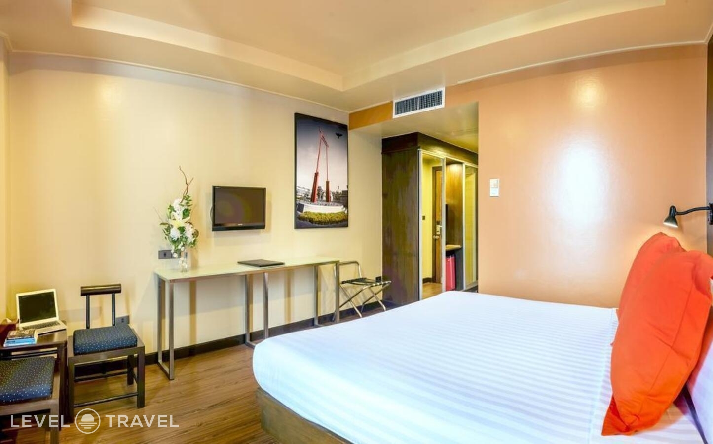 фотографии номера Улучшенный номер отеля Graph Hotel (Ex. Bangkok Chada Hotel) в Таиланд(Бангкок) - фото №5