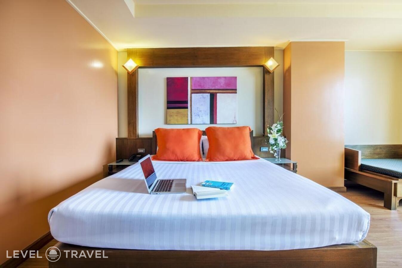 фотографии номера Делюкс отеля Graph Hotel (Ex. Bangkok Chada Hotel) в Таиланд(Бангкок) - фото №1