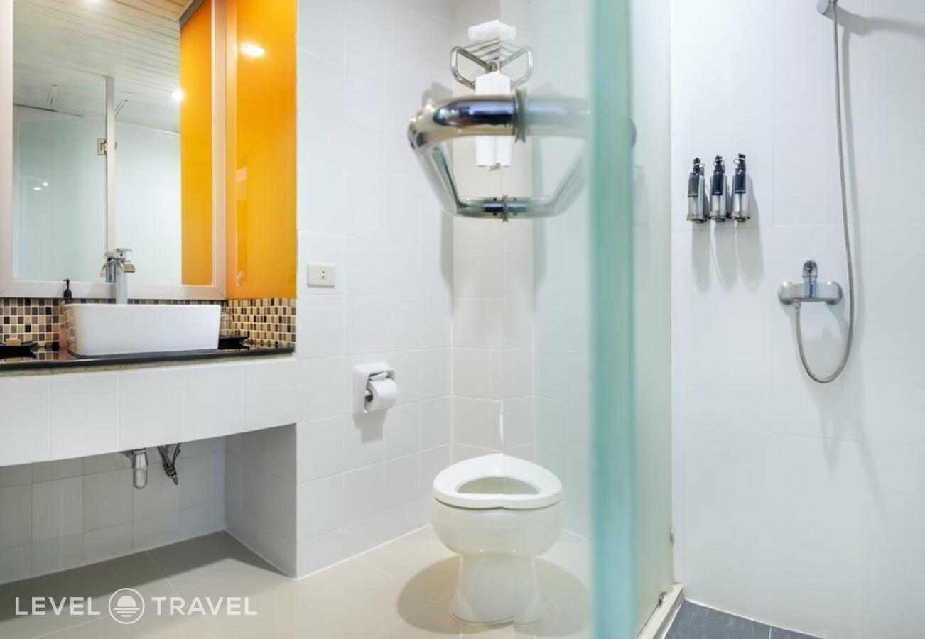 фотографии номера Делюкс отеля Graph Hotel (Ex. Bangkok Chada Hotel) в Таиланд(Бангкок) - фото №2