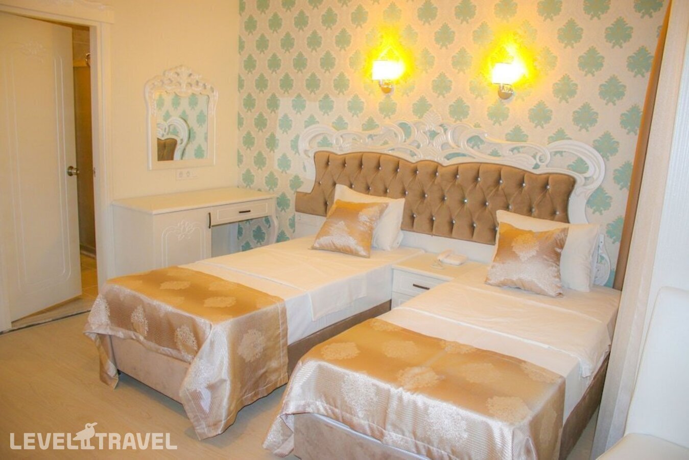 фотографии номера Трехместный экономичный отеля Deluxe Newport Hotel в Турция(Фатих) - фото №2