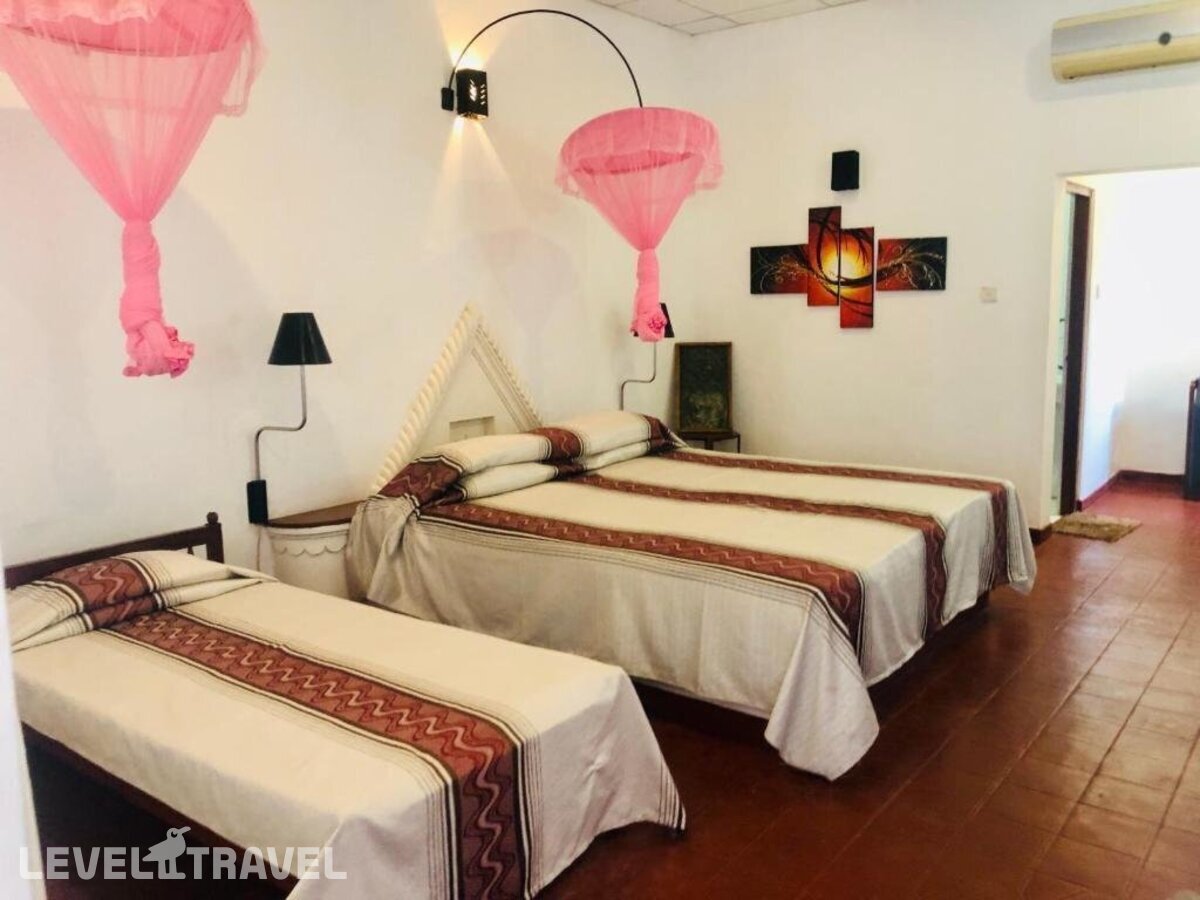 фотографии номера Стандартный (две односпальные кровати) отеля Hotel Hemadan в Шри-Ланка(Бентота) - фото №3