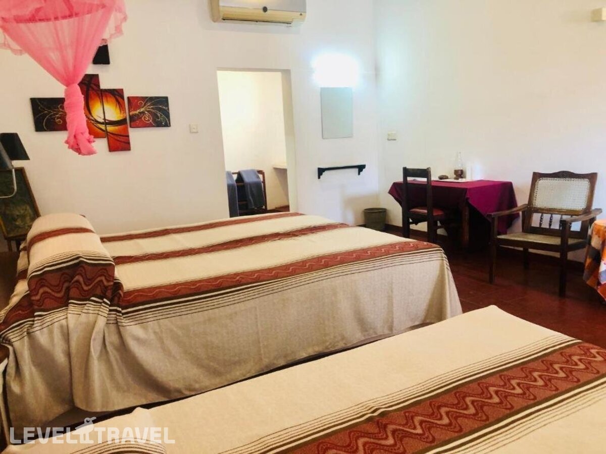 фотографии номера Стандартный (две односпальные кровати) отеля Hotel Hemadan в Шри-Ланка(Бентота) - фото №4