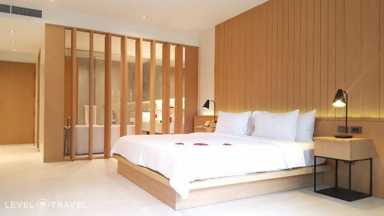 фотографии номера Делюкс с видом на сад отеля Ramada Resort Khao Lak в Таиланд(Као Лак) - фото №1