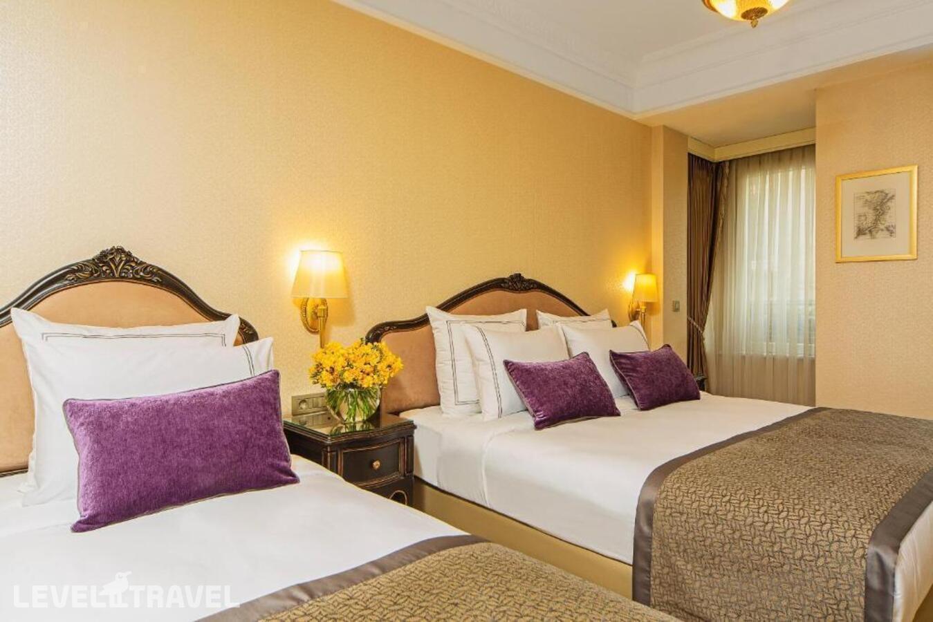 фотографии номера Трехместный делюкс отеля Meroddi Bagdatliyan Hotel в Турция(Бейоглу) - фото №2