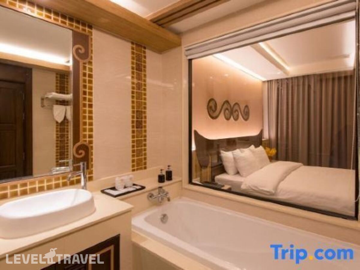 фотографии номера Делюкс с видом на бассейн отеля Le Bali Resort & Spa в Таиланд(Наклуа) - фото №13