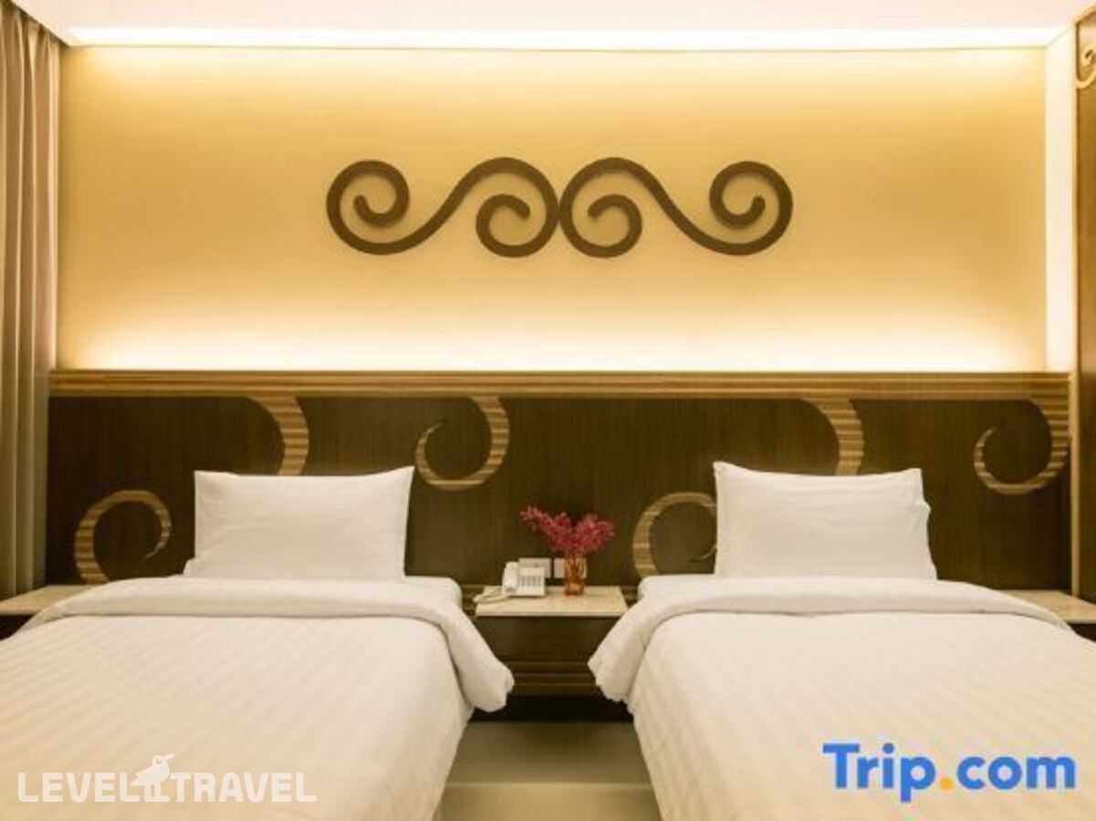 фотографии номера Делюкс (две односпальные кровати) отеля Le Bali Resort & Spa в Таиланд(Наклуа) - фото №1