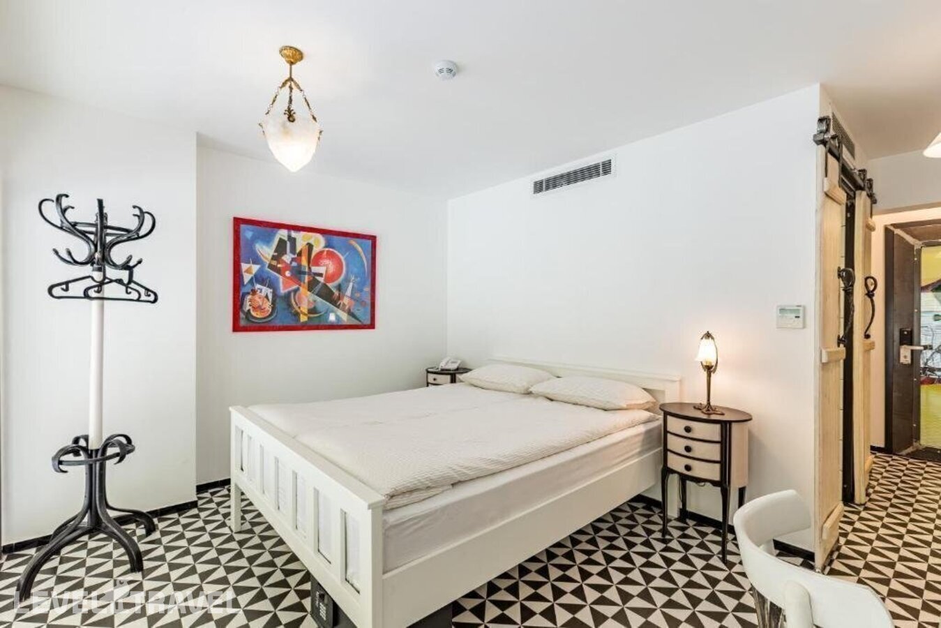 фотографии номера Стандартный с балконом (две односпальные кровати) отеля Villa Pera Suite Hotel в Турция(Бейоглу) - фото №1