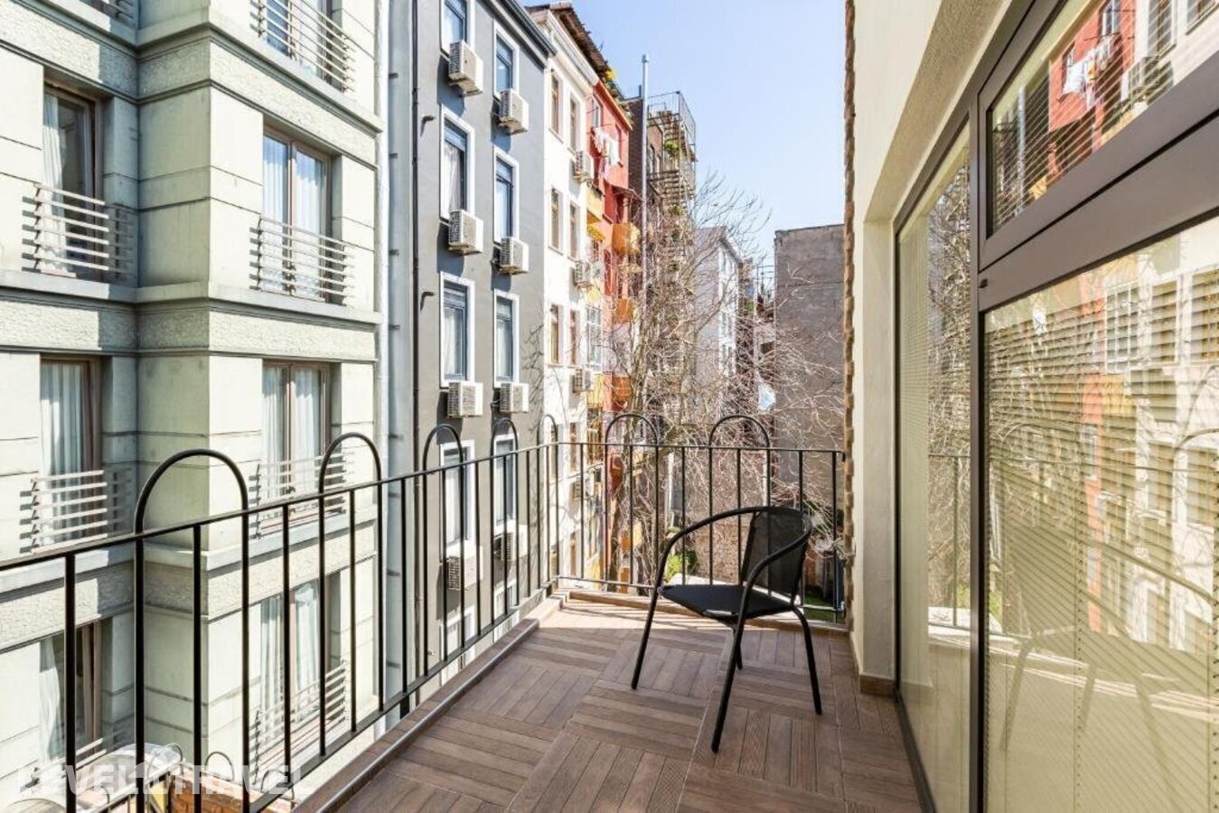 фотографии номера Стандартный с балконом (две односпальные кровати) отеля Villa Pera Suite Hotel в Турция(Бейоглу) - фото №12