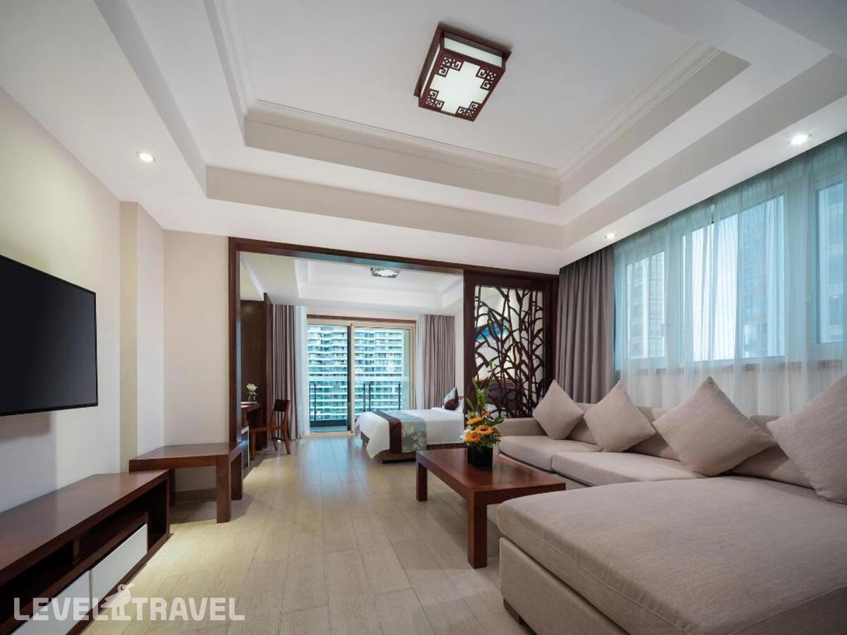 фотографии номера Делюкс с видом на бассейн отеля Sanya Baohong Shanghai Huating Boutique Hotel в Китай(Дадунхай Бэй) - фото №1