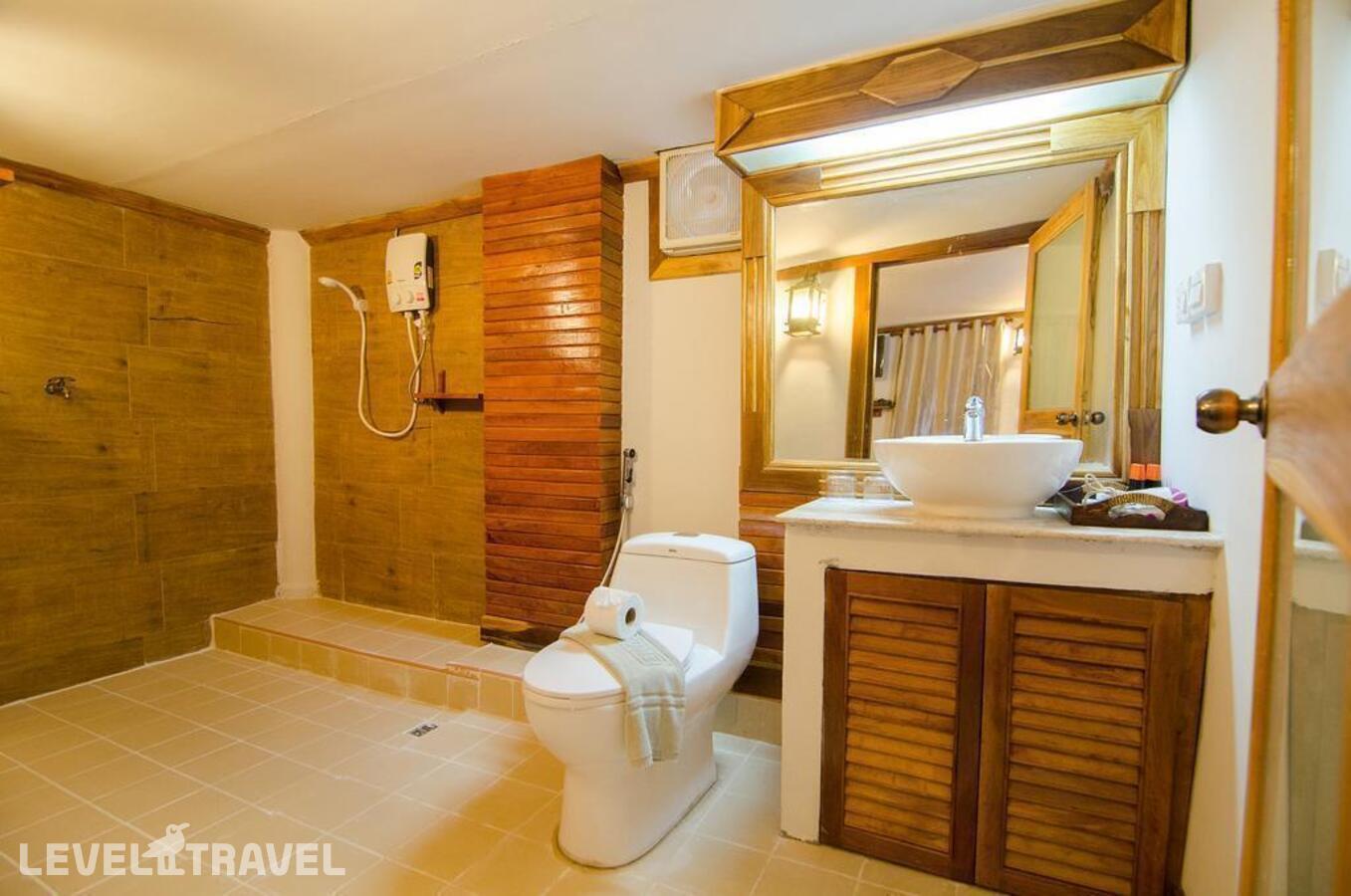 фотографии номера Улучшенный с частичным видом на море отеля Phi Phi The Beach Resort в Таиланд(о. Пхи-Пхи) - фото №3