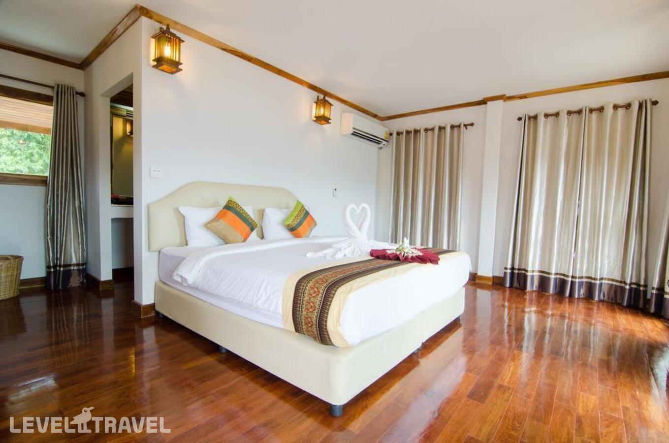 фотографии номера Улучшенный с частичным видом на море отеля Phi Phi The Beach Resort в Таиланд(о. Пхи-Пхи) - фото №1