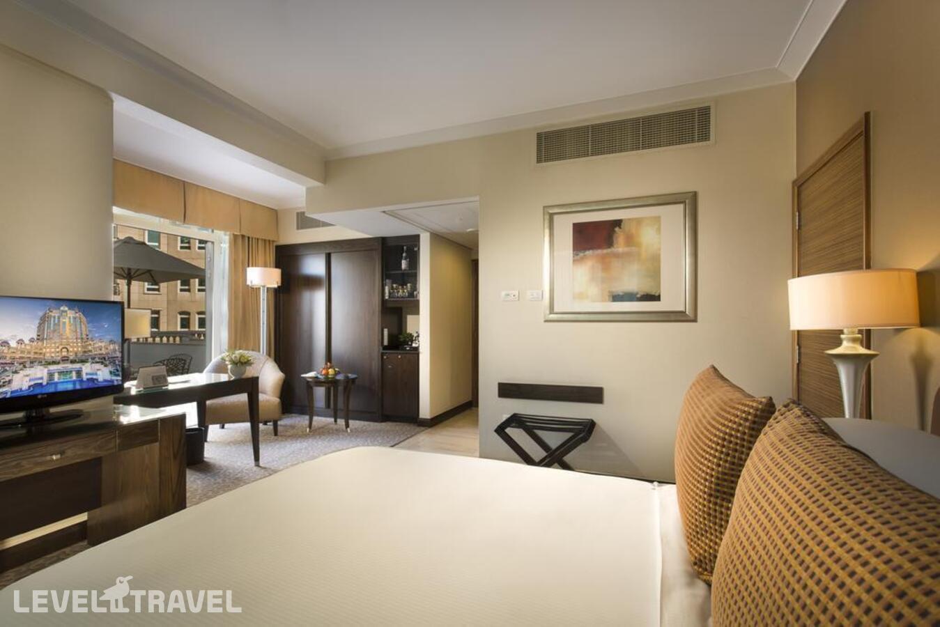 фотографии номера Премиум отеля Swissotel Al Murooj Dubai в ОАЭ(Трэйд Центр) - фото №2