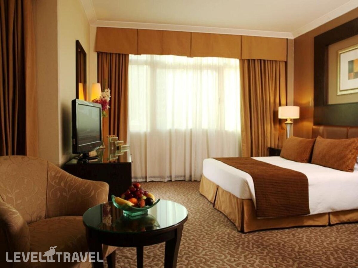 фотографии номера Представительский номер отеля Swissotel Al Murooj Dubai в ОАЭ(Трэйд Центр) - фото №13