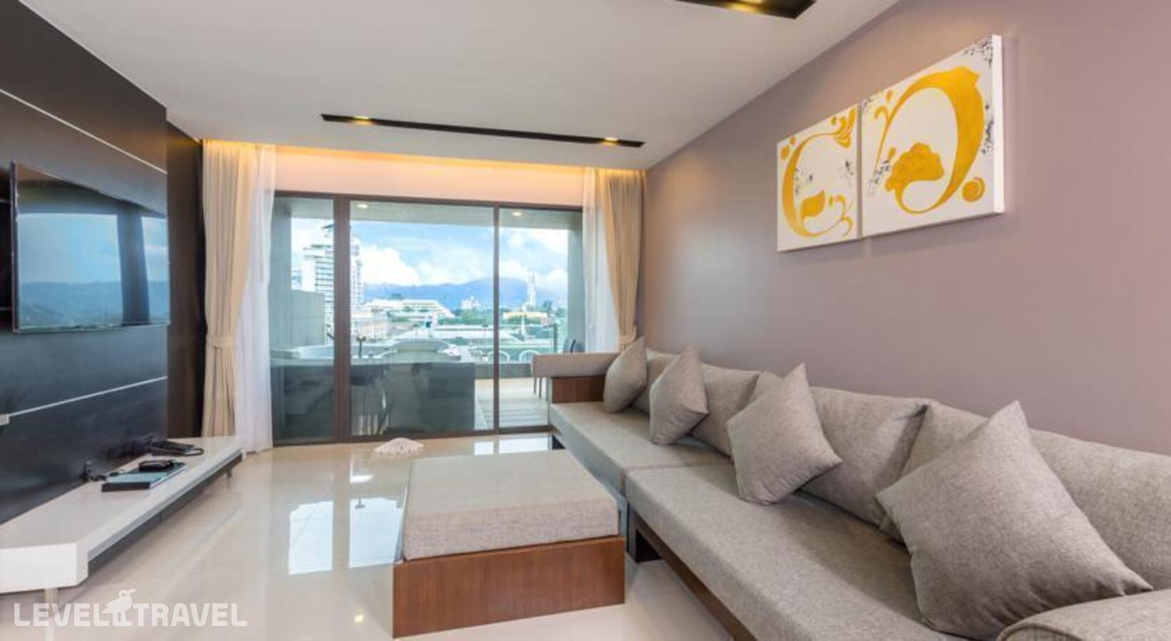 фотографии номера Семейный люкс (1 спальня) отеля The Charm Resort Phuket в Таиланд(Патонг Бич) - фото №11