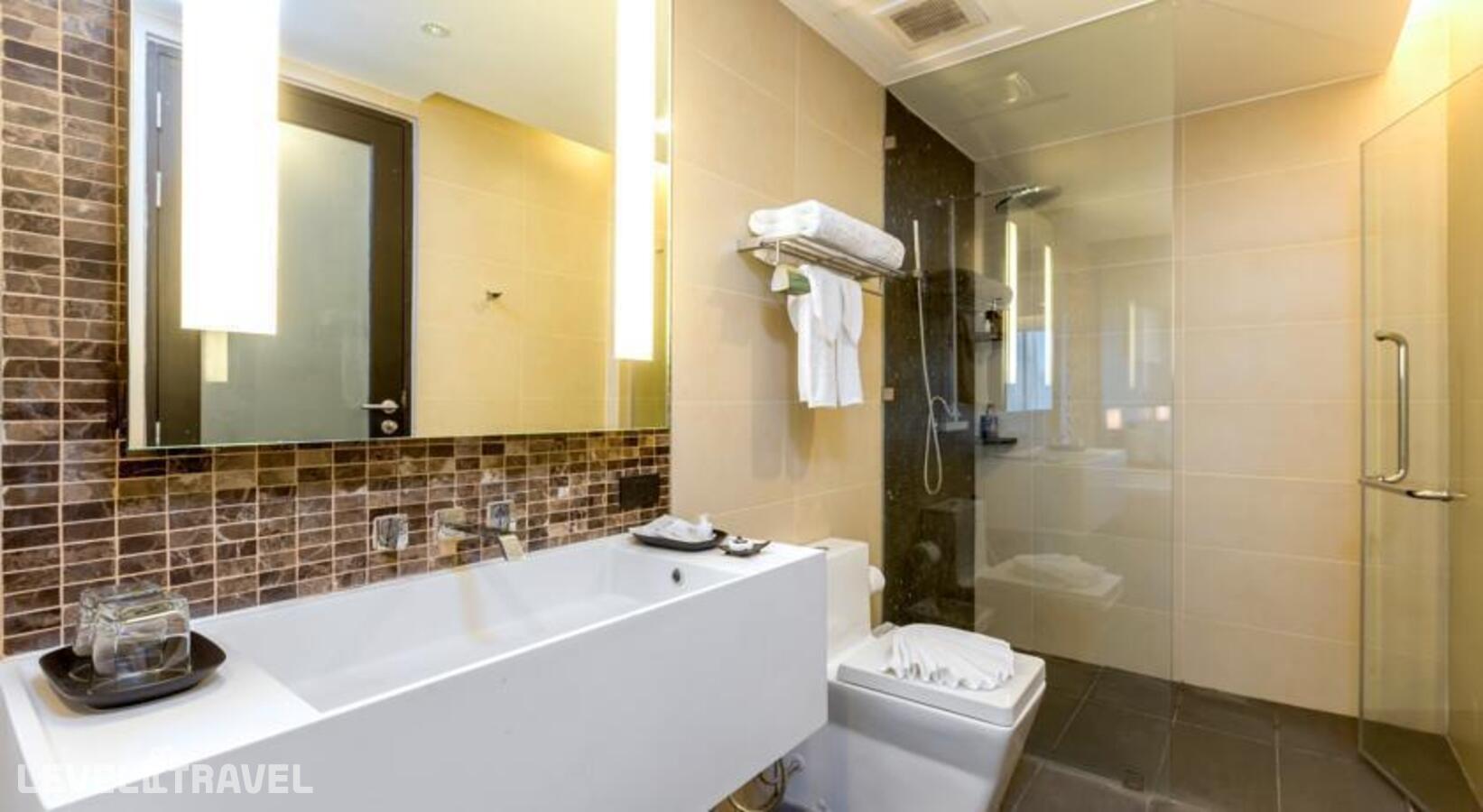фотографии номера Семейный люкс (1 спальня) отеля The Charm Resort Phuket в Таиланд(Патонг Бич) - фото №7