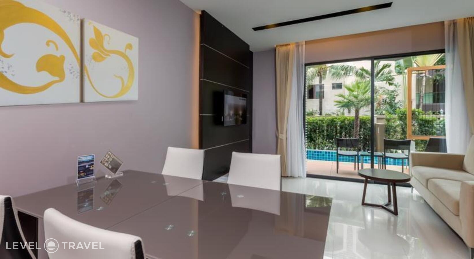 фотографии номера Полулюкс с выходом к бассейну отеля The Charm Resort Phuket в Таиланд(Патонг Бич) - фото №8