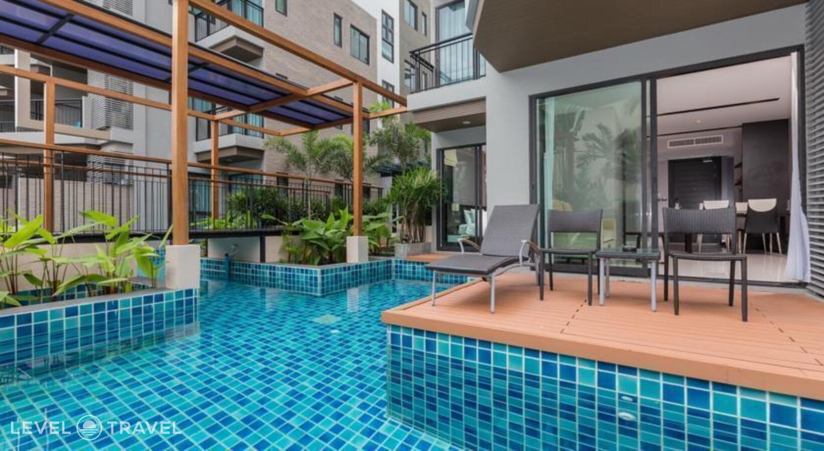 фотографии номера Полулюкс с выходом к бассейну отеля The Charm Resort Phuket в Таиланд(Патонг Бич) - фото №10