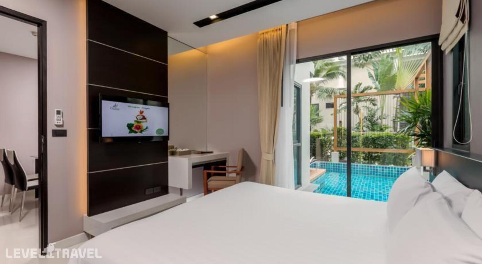 фотографии номера Полулюкс с выходом к бассейну отеля The Charm Resort Phuket в Таиланд(Патонг Бич) - фото №3