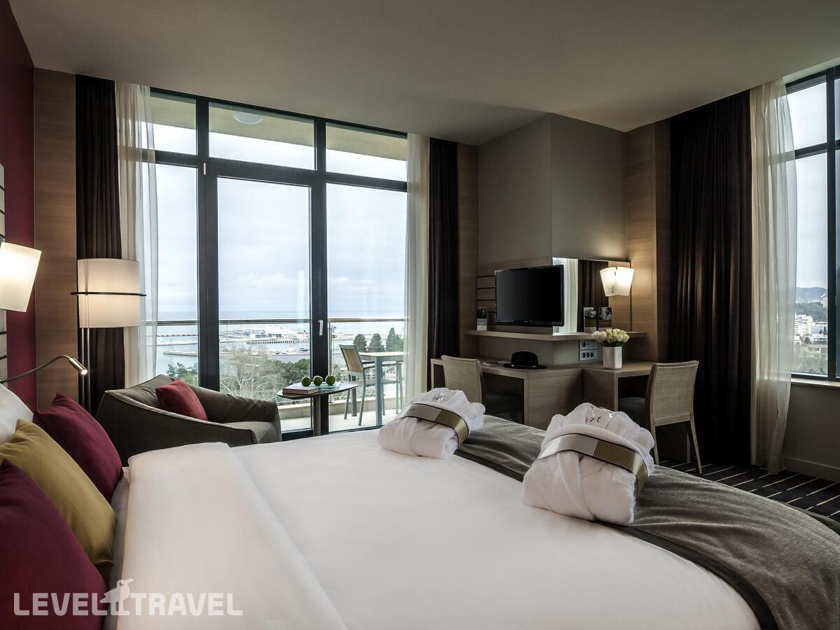 фотографии номера Привилегированный номер с видом на море отеля Mercure Сочи Центр Отель в Россия(Сочи - Центр) - фото №32