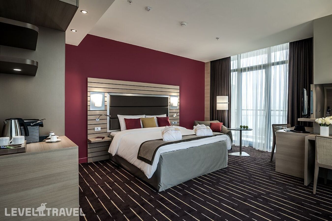 фотографии номера Привилегированный номер с видом на море отеля Mercure Сочи Центр Отель в Россия(Сочи - Центр) - фото №1