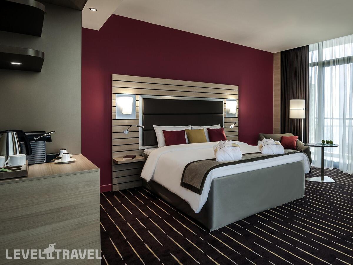 фотографии номера Привилегированный номер с видом на море отеля Mercure Сочи Центр Отель в Россия(Сочи - Центр) - фото №31