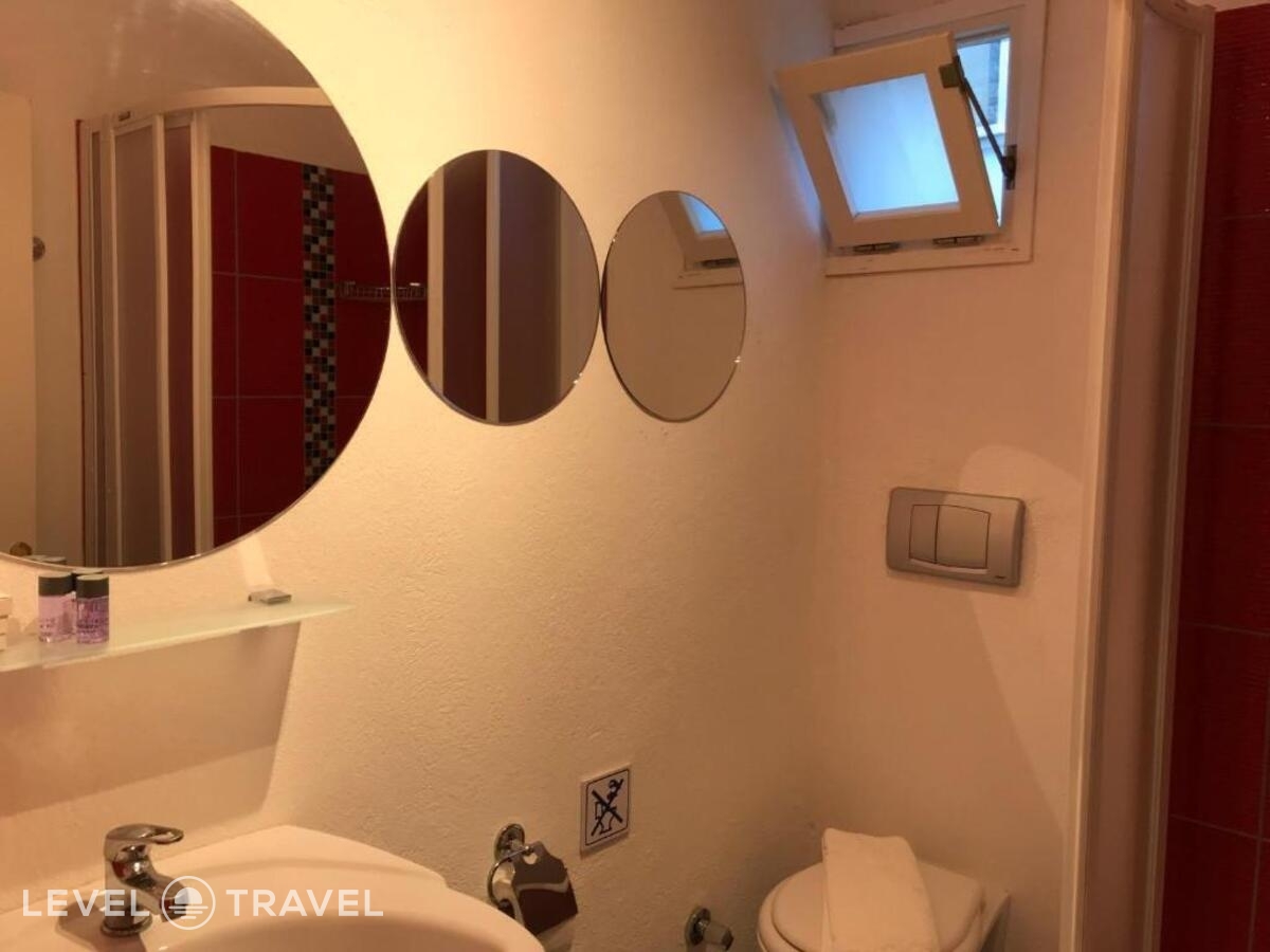 фотографии номера Стандартный (две односпальные кровати) отеля Su Hotel в Турция(Бодрум - центр) - фото №4