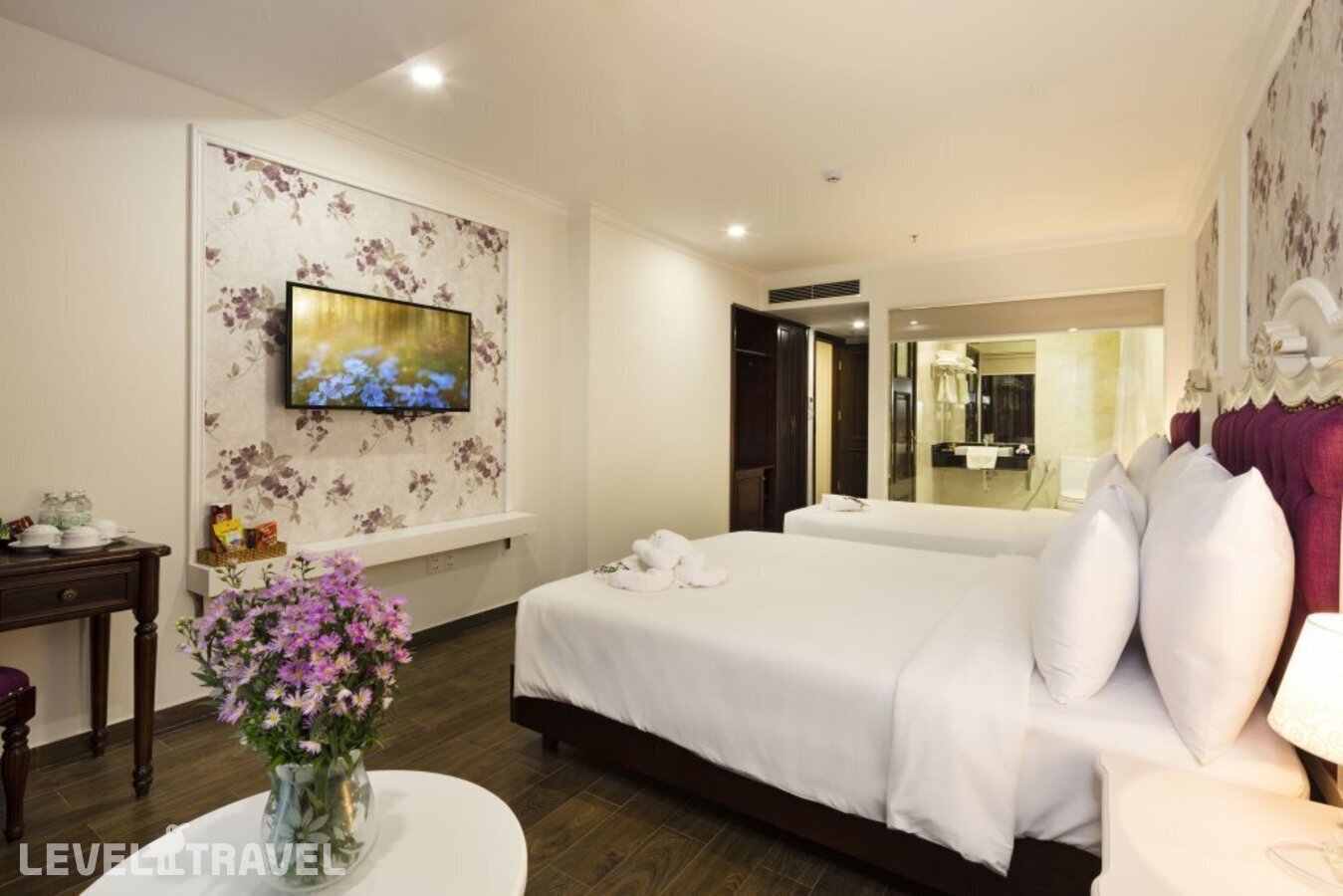 фотографии номера Трехместный представительский с видом на город отеля Bonjour Hotel в Вьетнам(Нячанг) - фото №5
