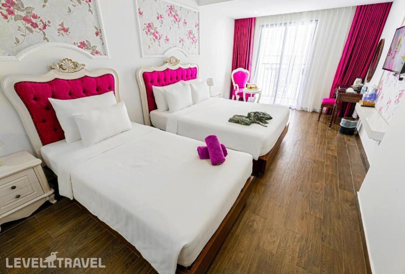 фотографии номера Трехместный представительский с видом на город отеля Bonjour Hotel в Вьетнам(Нячанг) - фото №1