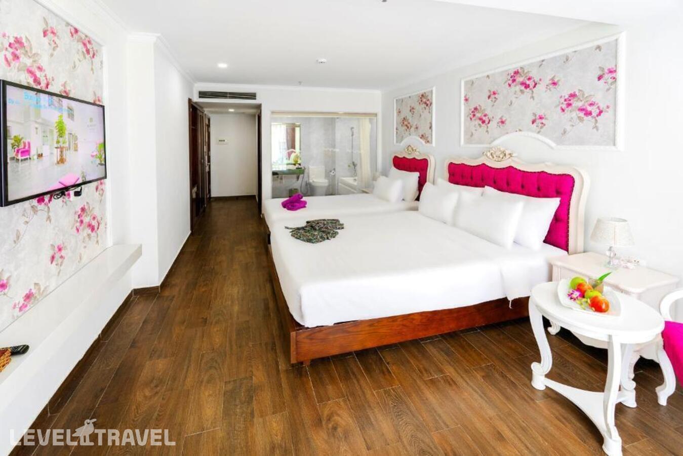 фотографии номера Трехместный представительский с видом на город отеля Bonjour Hotel в Вьетнам(Нячанг) - фото №4