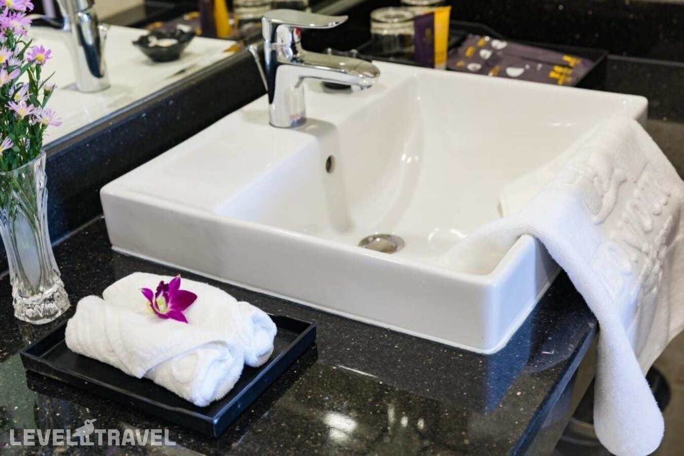 фотографии номера Трехместный представительский с видом на город отеля Bonjour Hotel в Вьетнам(Нячанг) - фото №16