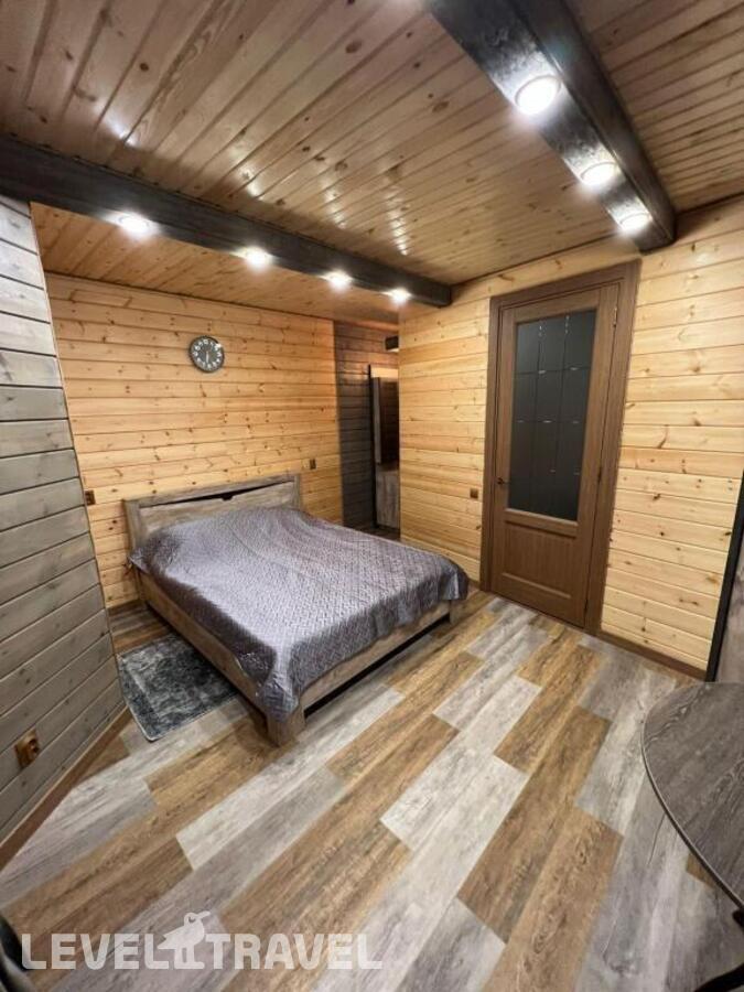 фотографии номера Делюкс (двуспальная кровать) отеля Элис в Россия(Листвянка) - фото №14