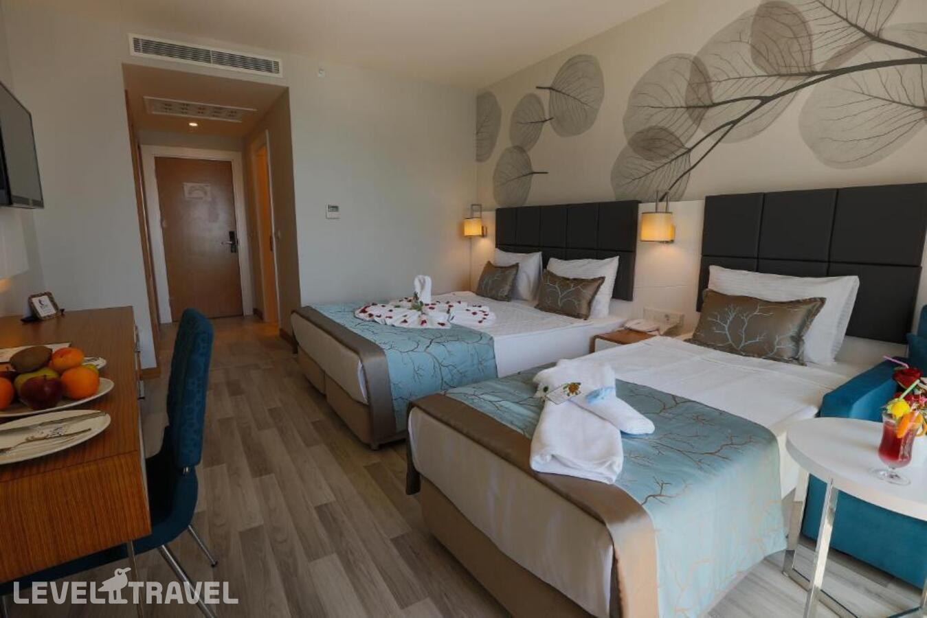 фотографии номера Просторный с видом на окрестности отеля Xoria Deluxe Hotel в Турция(Паяллар) - фото №1