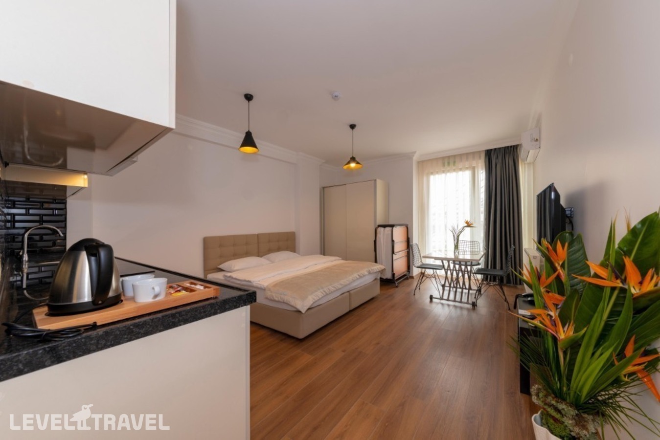 фотографии номера Улучшенный (две односпальные кровати) отеля Апарт-Отель Joy Suites в Турция(Шишли) - фото №1