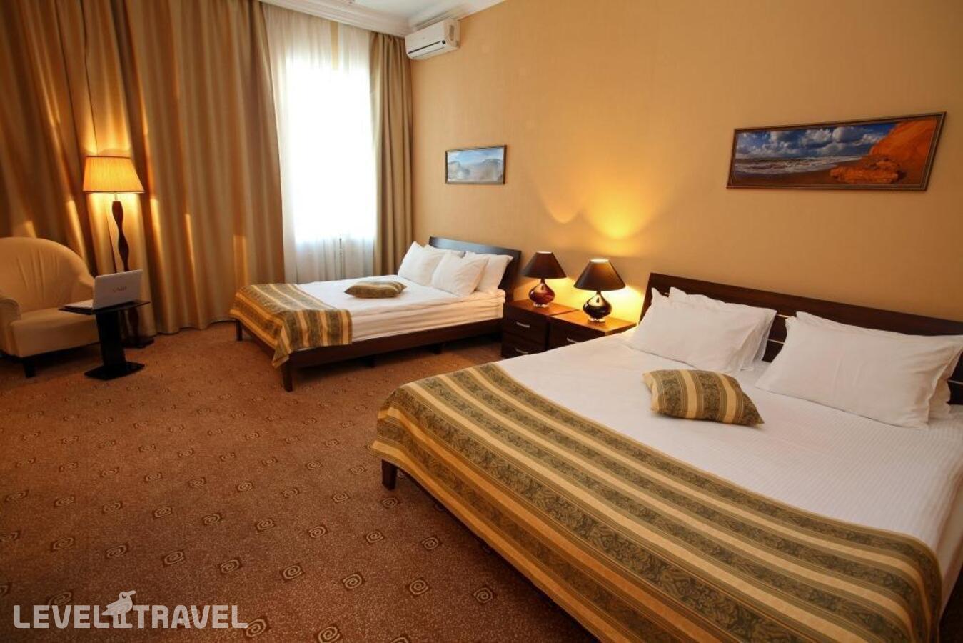 фотографии номера Улучшенный номер отеля Отель Севастополь в Россия(Севастополь) - фото №5