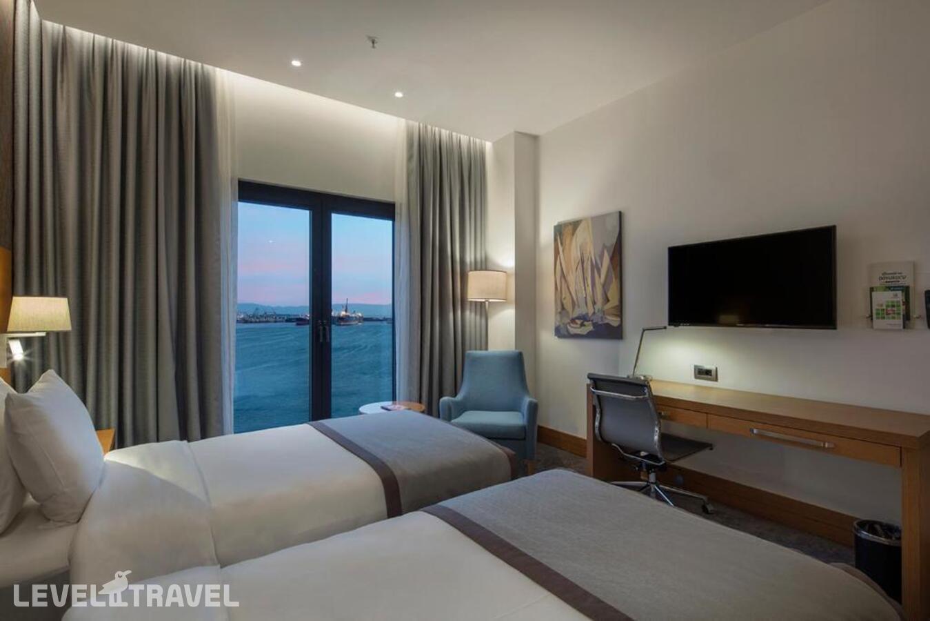 фотографии номера Стандартный (две односпальные кровати) отеля Holiday Inn Istanbul - Tuzla Bay, an IHG Hotel в Турция(Пендик) - фото №3