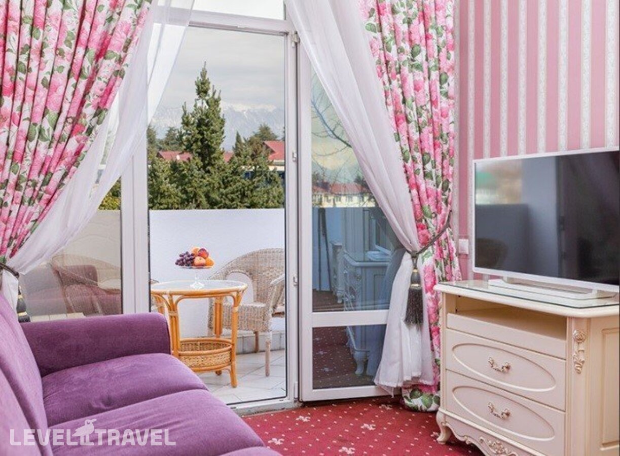 фотографии номера Номер повышенной комфортности (4 комнаты) отеля Санаторий Южное Взморье в Россия(Адлер) - фото №5