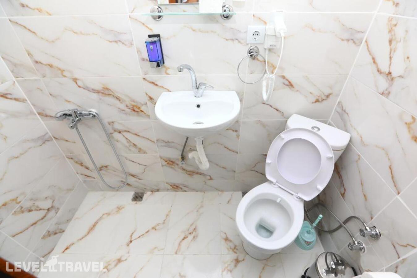 фотографии номера Комфорт (две односпальные кровати) отеля Yeni Hotel в Турция(Сиркеджи) - фото №6