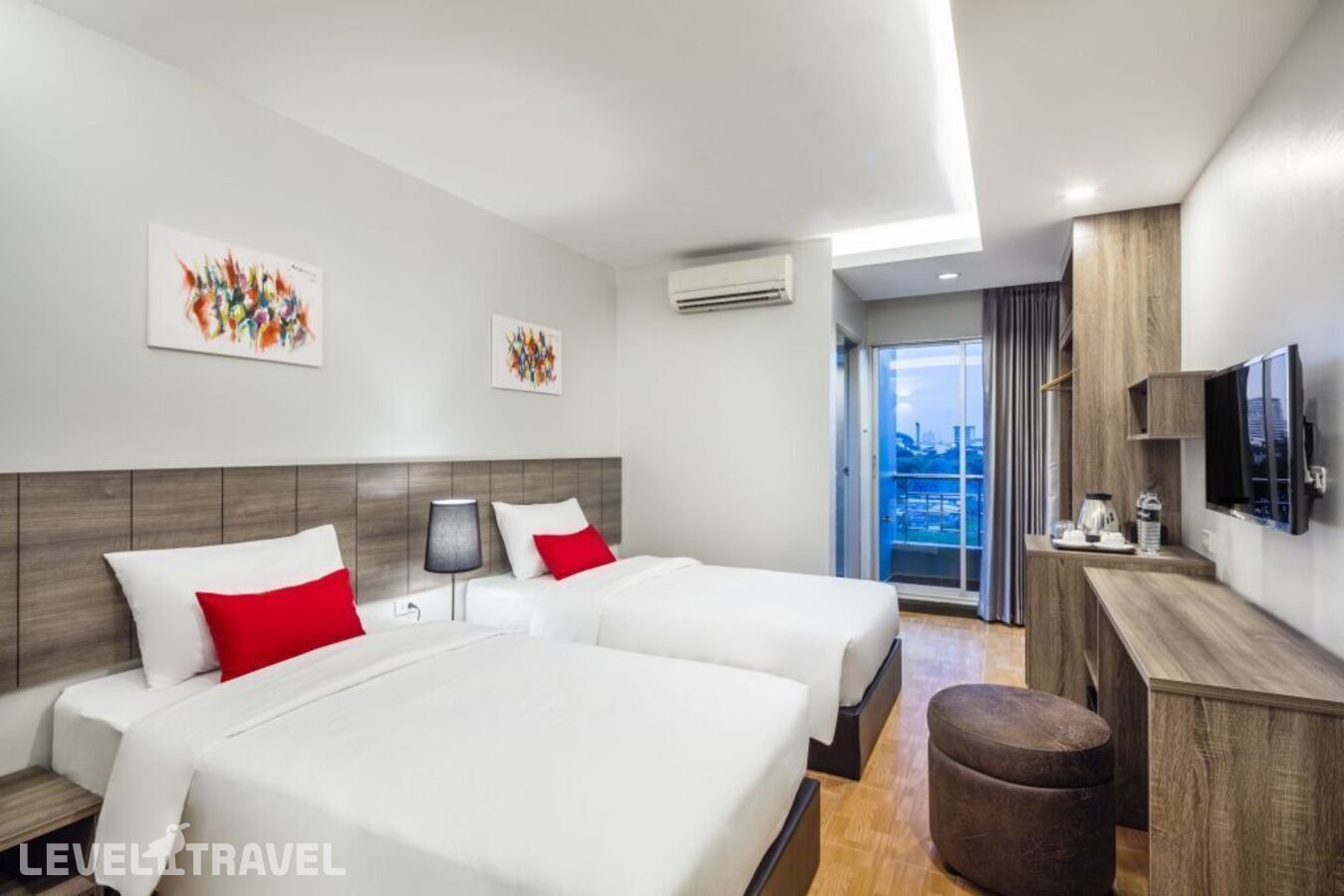 фотографии номера Стандартный (две односпальные кровати) отеля Livotel Hotel Hua Mak Bangkok в Таиланд(Бангкок) - фото №1