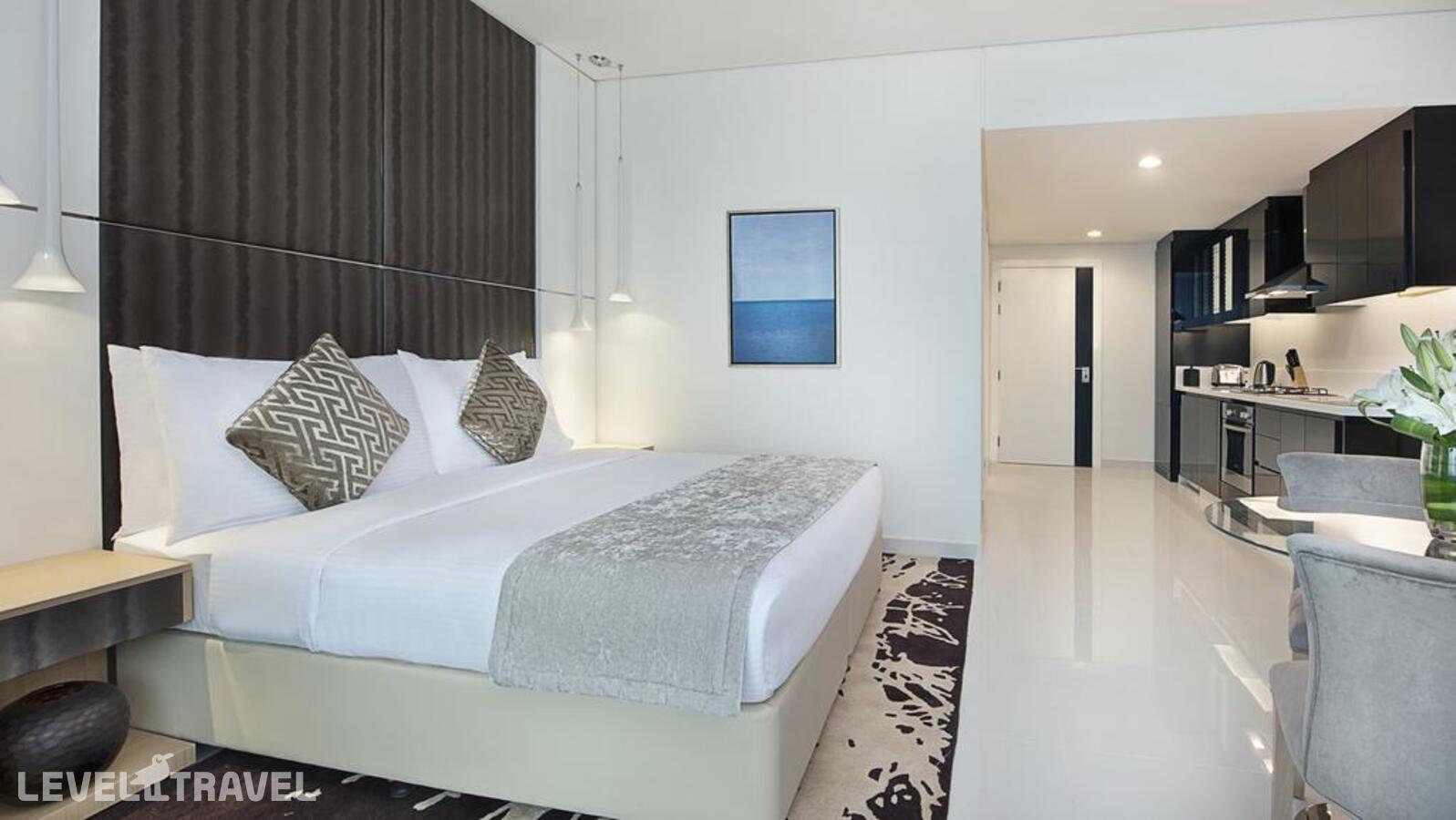 фотографии номера Делюкс с видом на город отеля Damac Maison Canal Views Hotel в ОАЭ(Бизнес Бей) - фото №5
