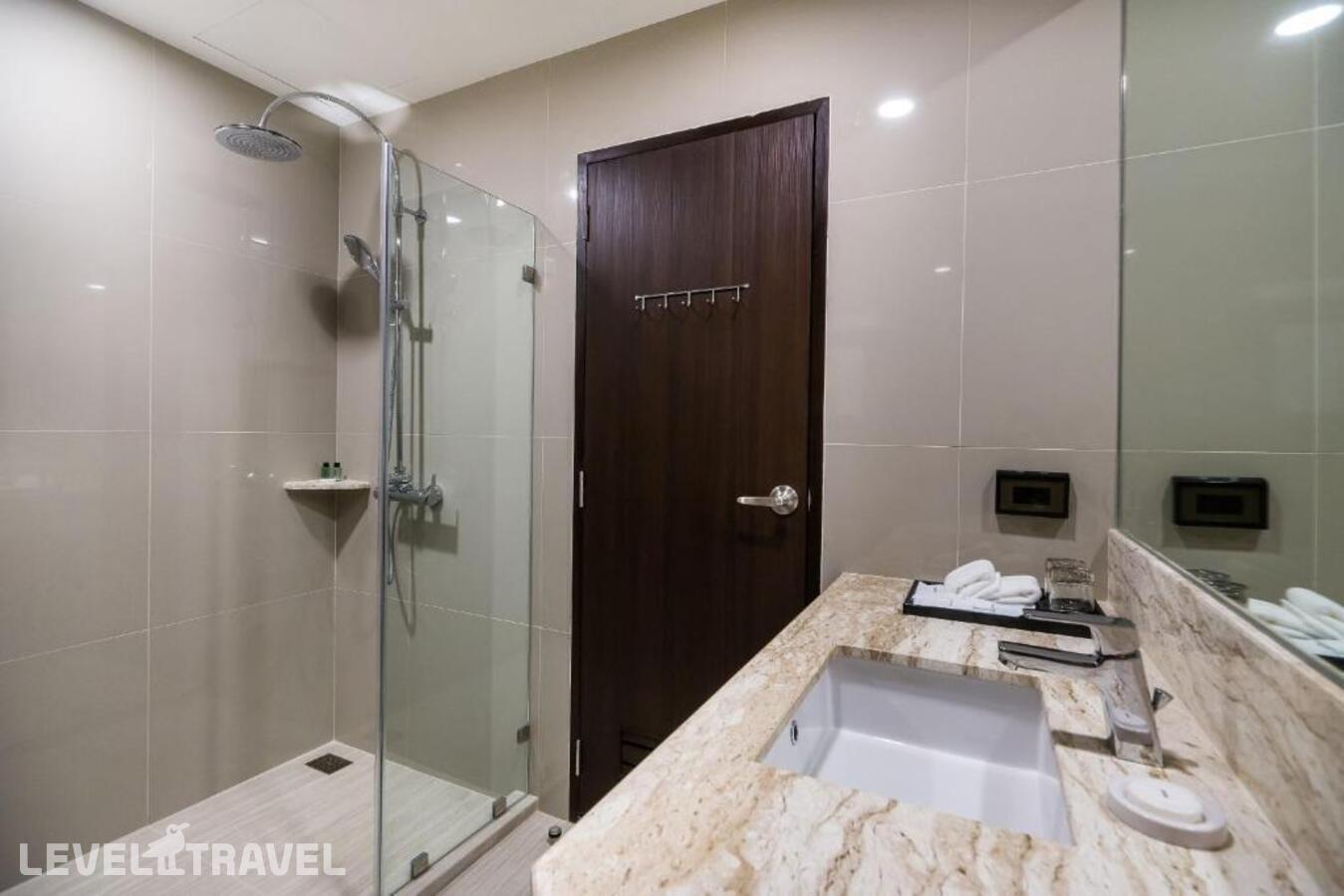 фотографии номера Улучшенный (две односпальные кровати) отеля SureStay Plus Hotel by Best Western Sukhumvit 2 в Таиланд(Бангкок) - фото №7