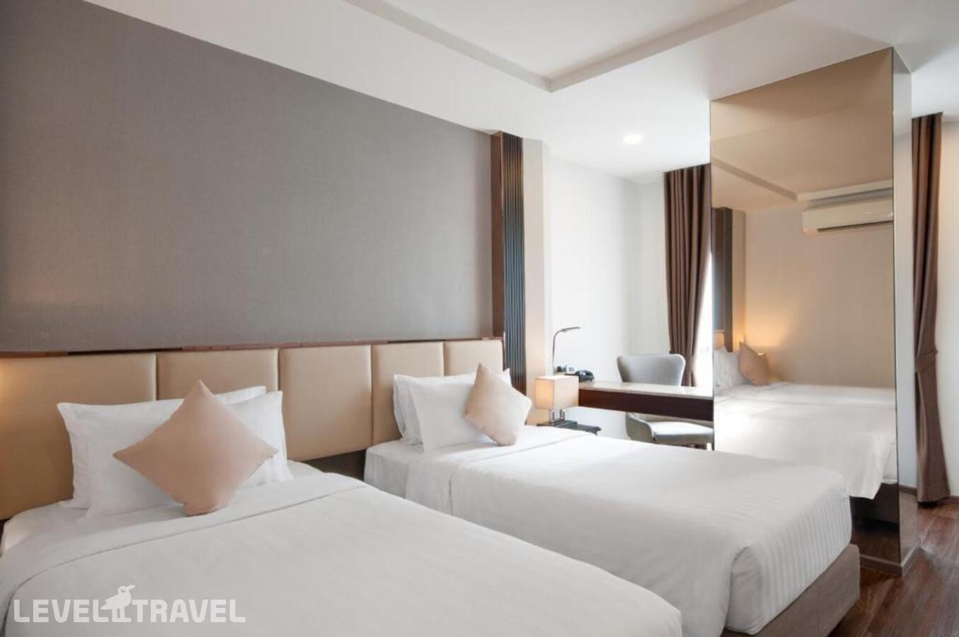 фотографии номера Делюкс (две односпальные кровати) отеля SureStay Plus Hotel by Best Western Sukhumvit 2 в Таиланд(Бангкок) - фото №10