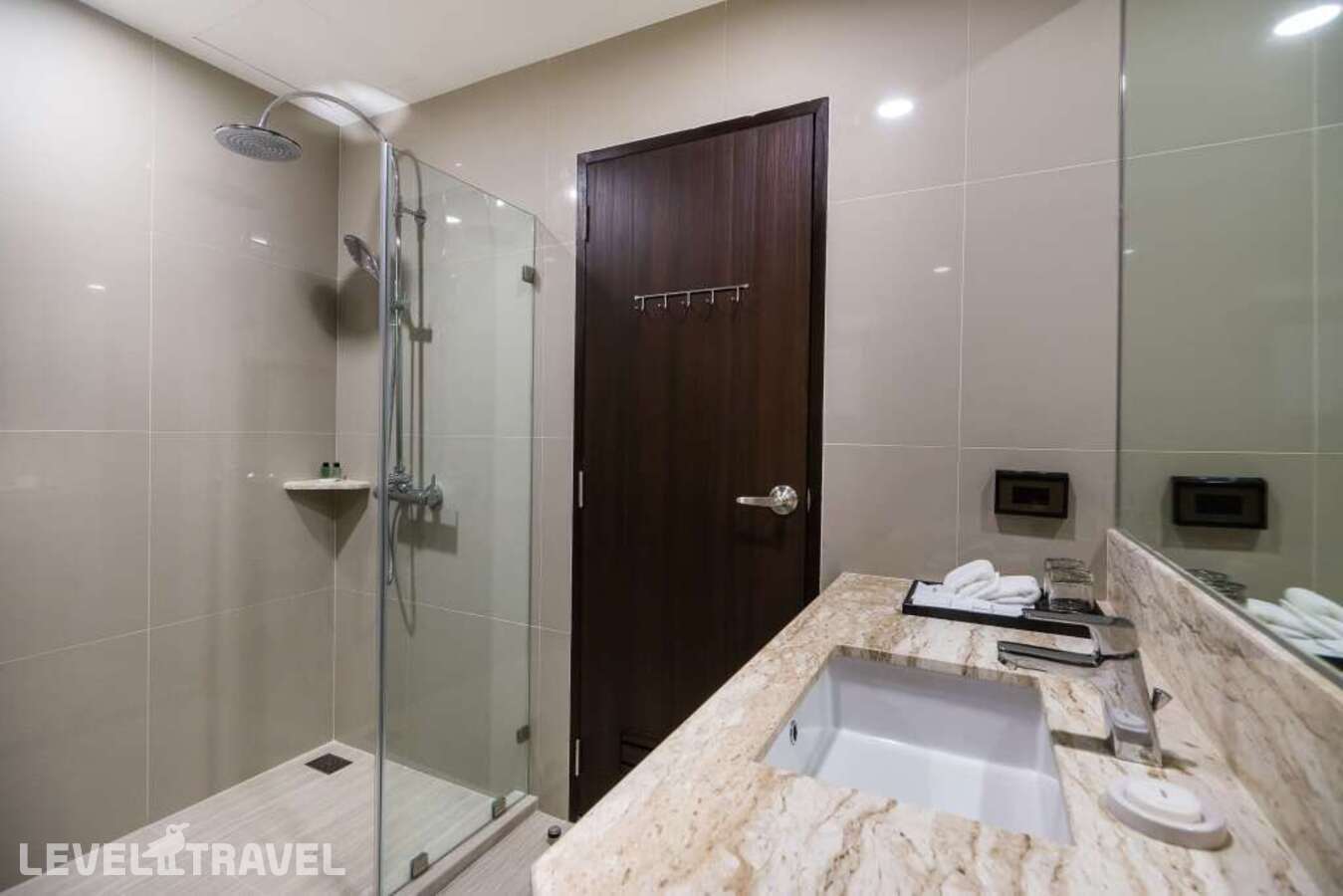 фотографии номера Делюкс (две односпальные кровати) отеля SureStay Plus Hotel by Best Western Sukhumvit 2 в Таиланд(Бангкок) - фото №4