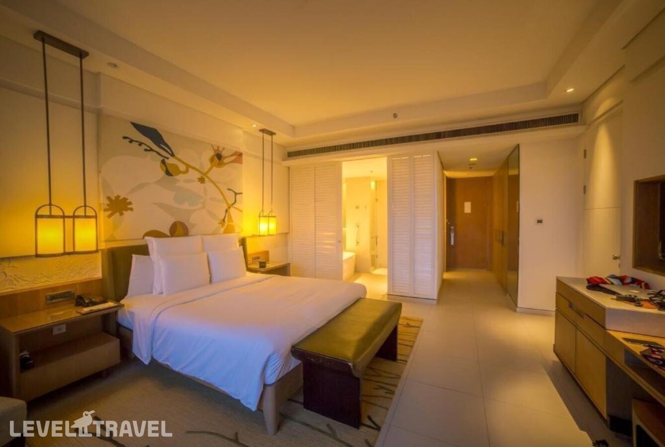 фотографии номера Делюкс с видом на океан с балконом отеля Renaissance Sanya Haitang Bay Resort в Китай(Хайтанг Бэй) - фото №3