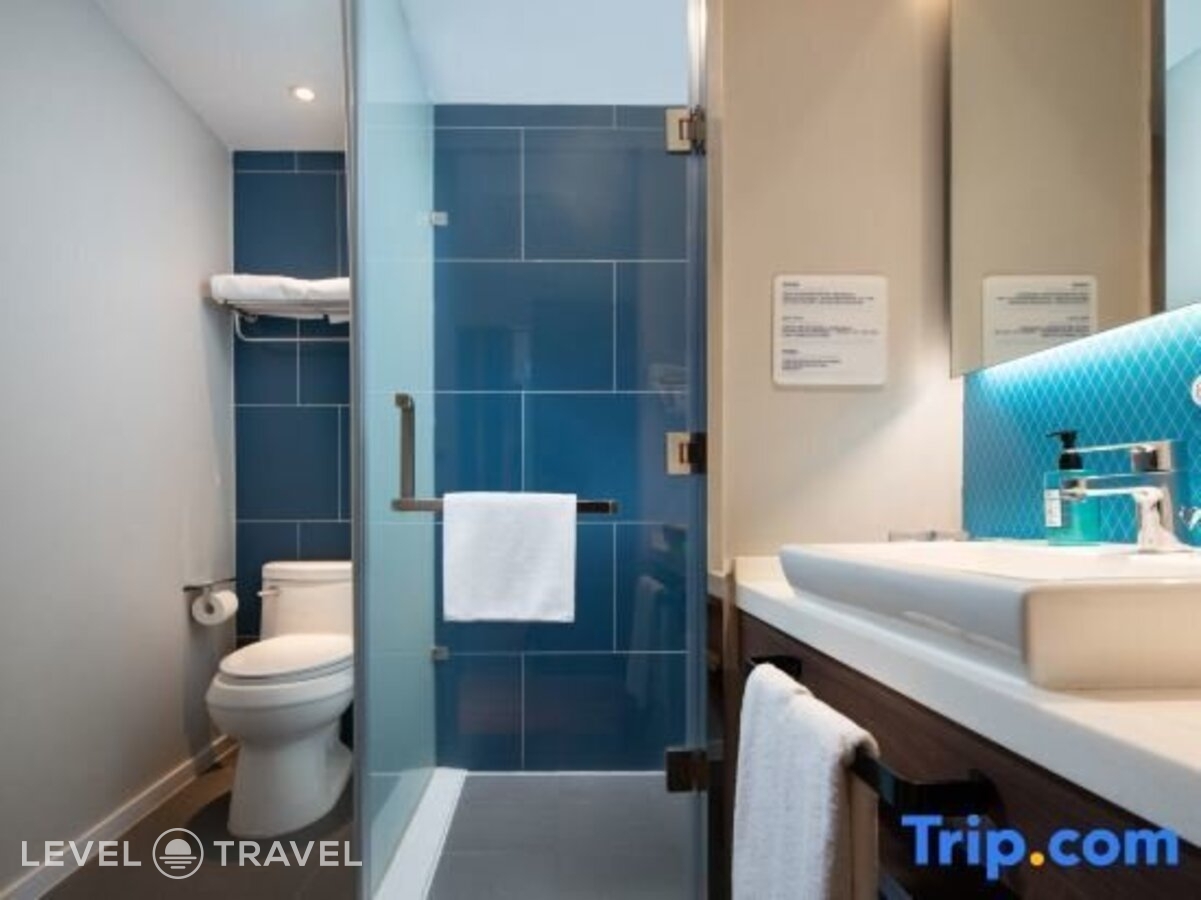 фотографии номера Улучшенный (две односпальные кровати) отеля Holiday Inn Express Sanya Bay, An Ihg Hotel в Китай(Санья) - фото №7