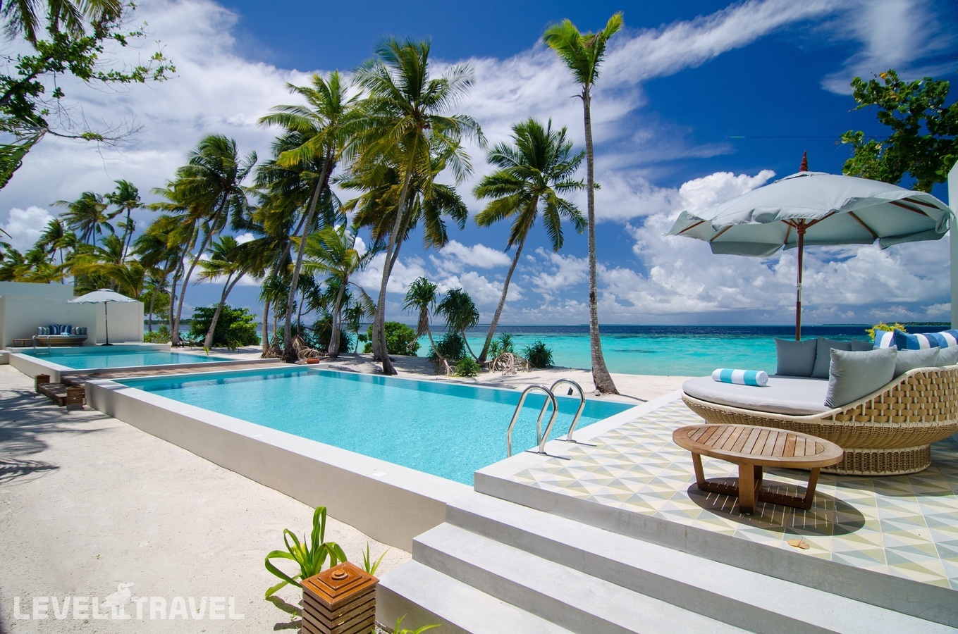 фотографии номера Пляжная резиденция (8 спален) отеля Amilla Maldives Resort And Residences в Мальдивы(Баа Атолл) - фото №5