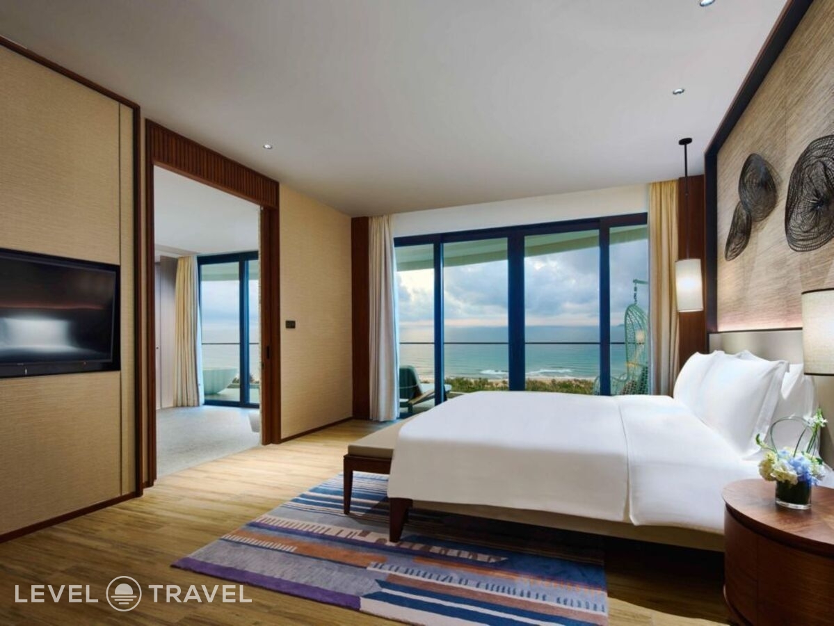 фотографии номера Люкс с прямым видом на море отеля Crowne Plaza Sanya Haitang Bay Resort, An Ihg Hotel в Китай(Хайтанг Бэй) - фото №1