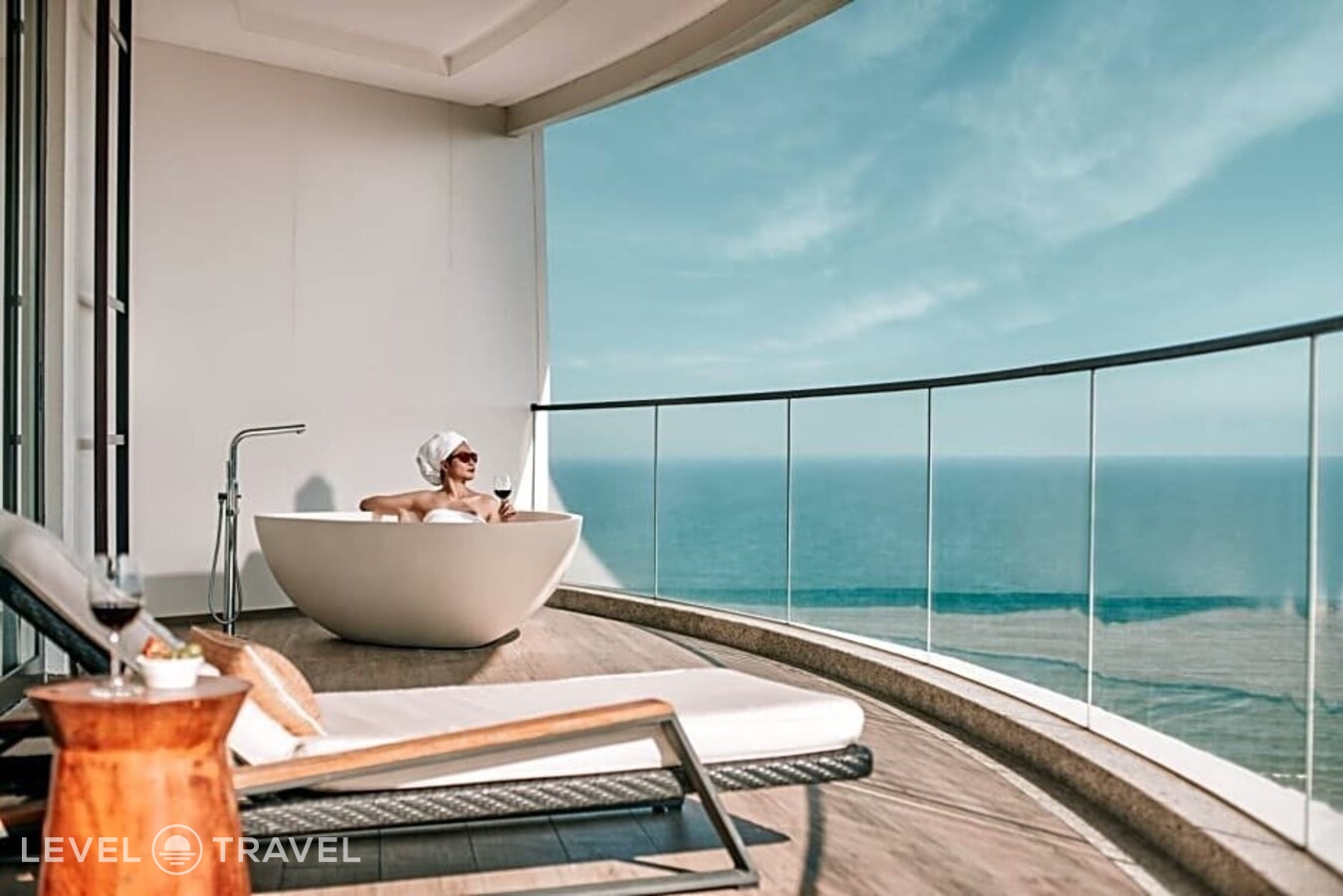 фотографии номера Люкс с прямым видом на море отеля Crowne Plaza Sanya Haitang Bay Resort, An Ihg Hotel в Китай(Хайтанг Бэй) - фото №7