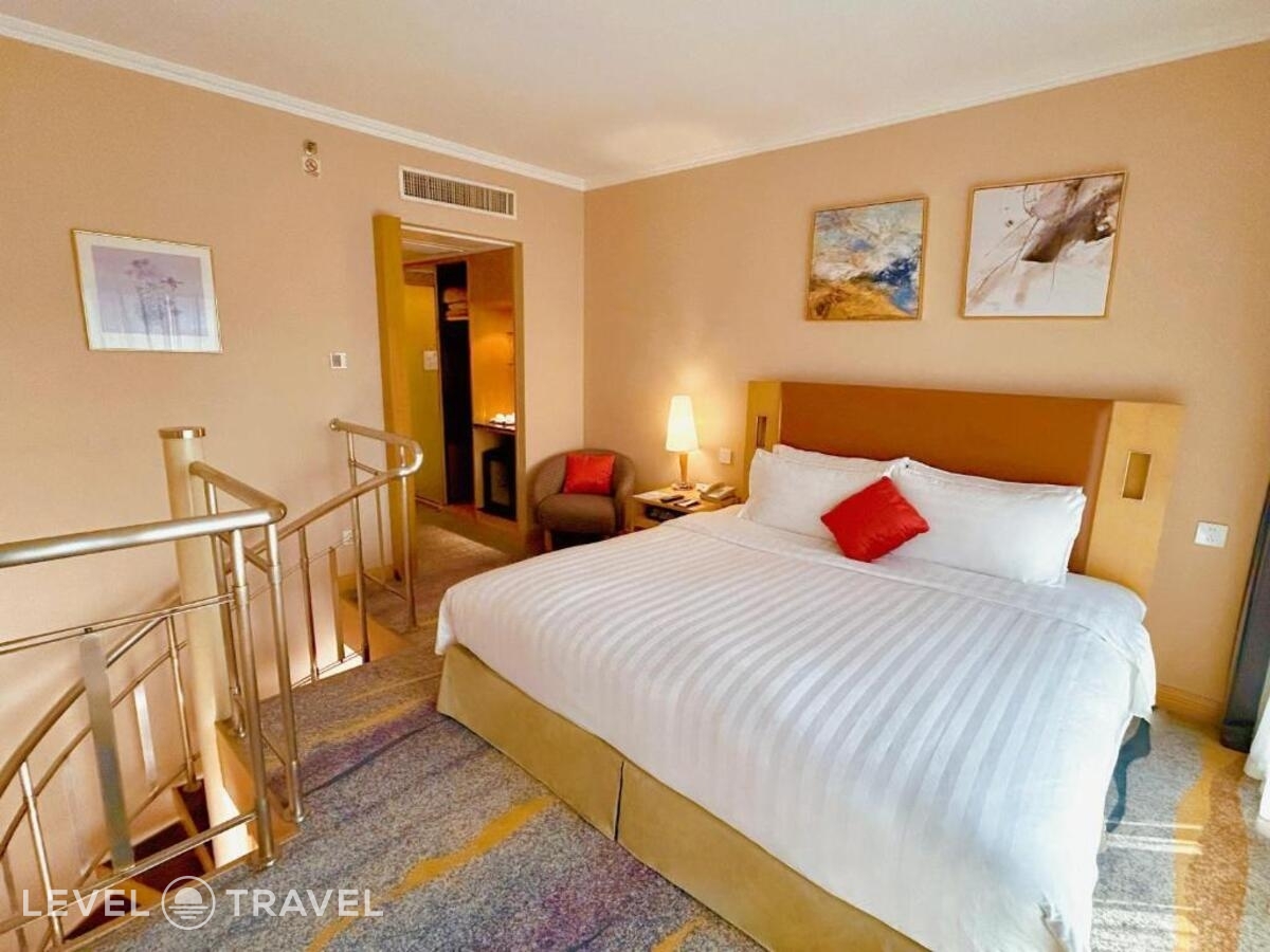 фотографии номера Семейный люкс двухэтажный отеля Beijing Xinqiao Hotel в Китай(Пекин) - фото №1