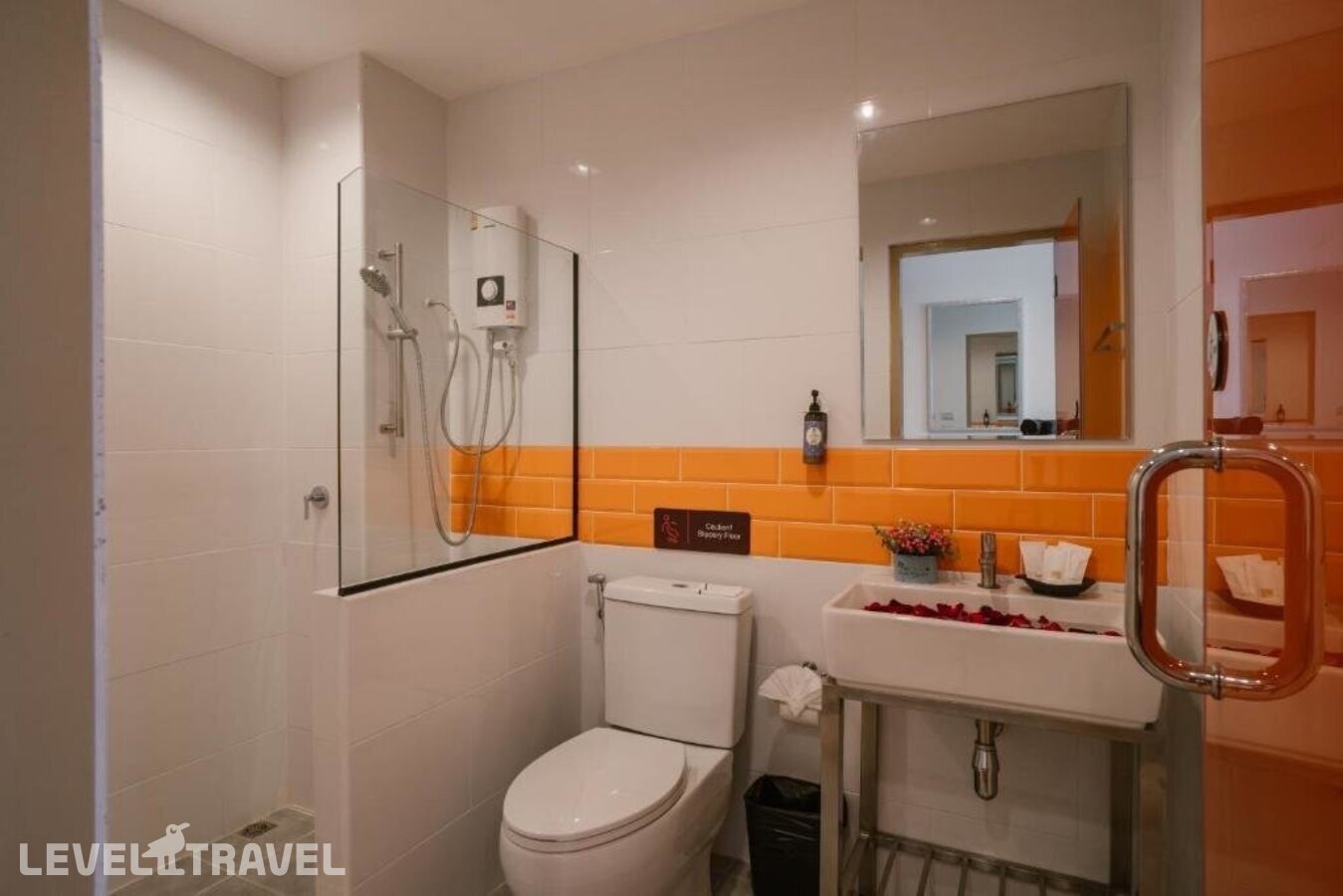 фотографии номера Улучшенный (две односпальные кровати) отеля 7 Days Premium Hotel Don Mueang Airport в Таиланд(Бангкок) - фото №3