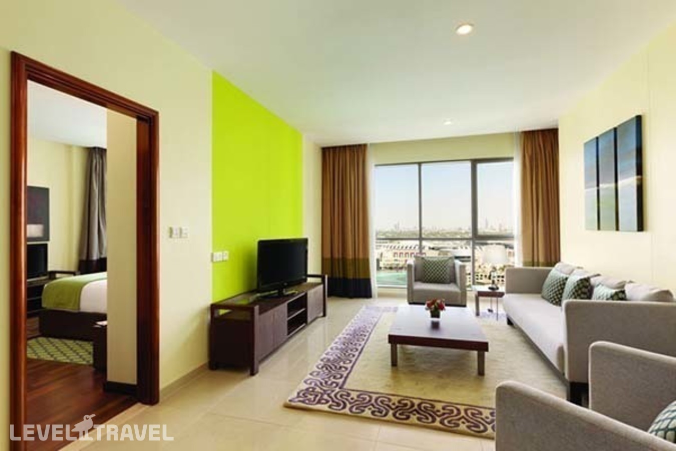 фотографии номера Люкс с видом на Бурдж-Халифа и фонтан (2 спальни) отеля Ramada Downtown Dubai в ОАЭ(Даунтаун Дубай) - фото №2